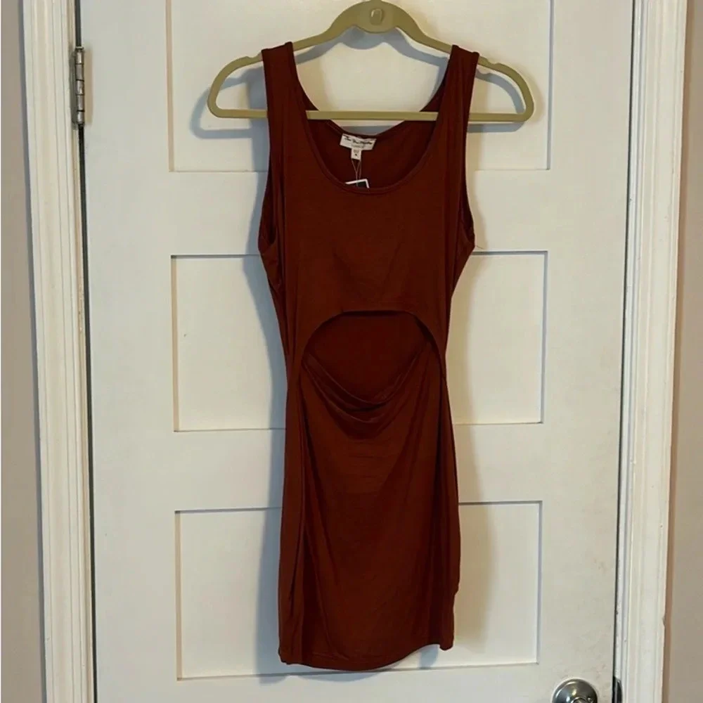 dress - Picture 1 of 3